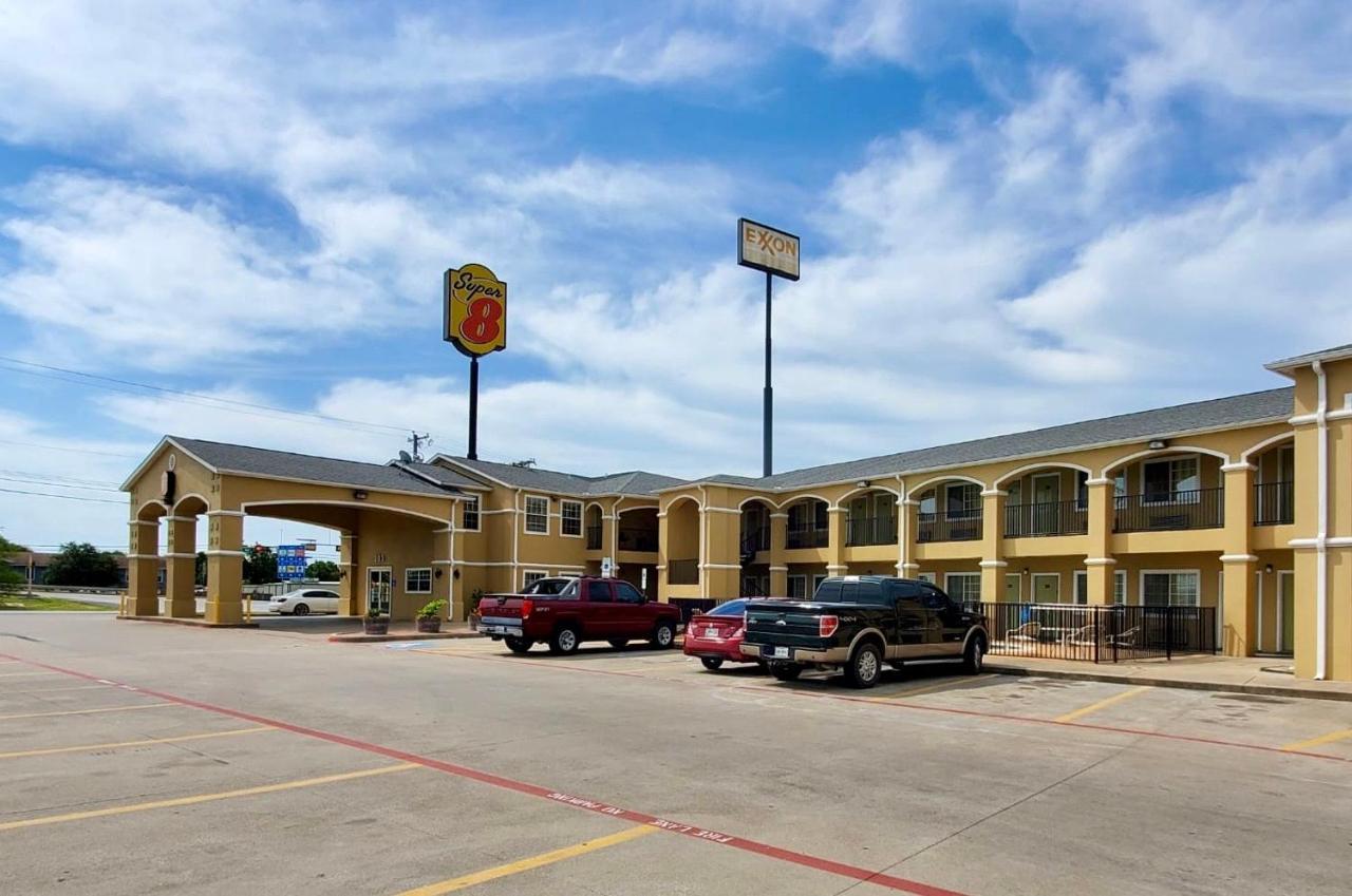 Super 8 By Wyndham Forney/East Dallas Hotel Exterior photo