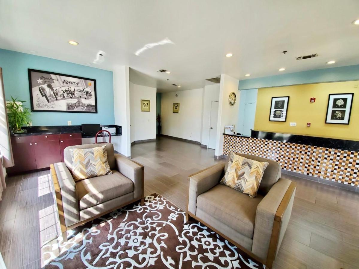 Super 8 By Wyndham Forney/East Dallas Exterior photo