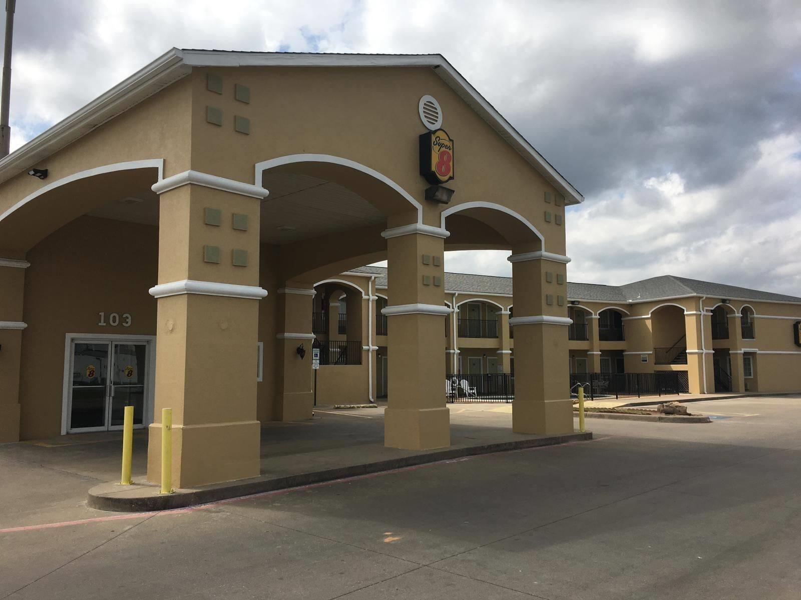 Super 8 By Wyndham Forney/East Dallas Hotel Exterior photo