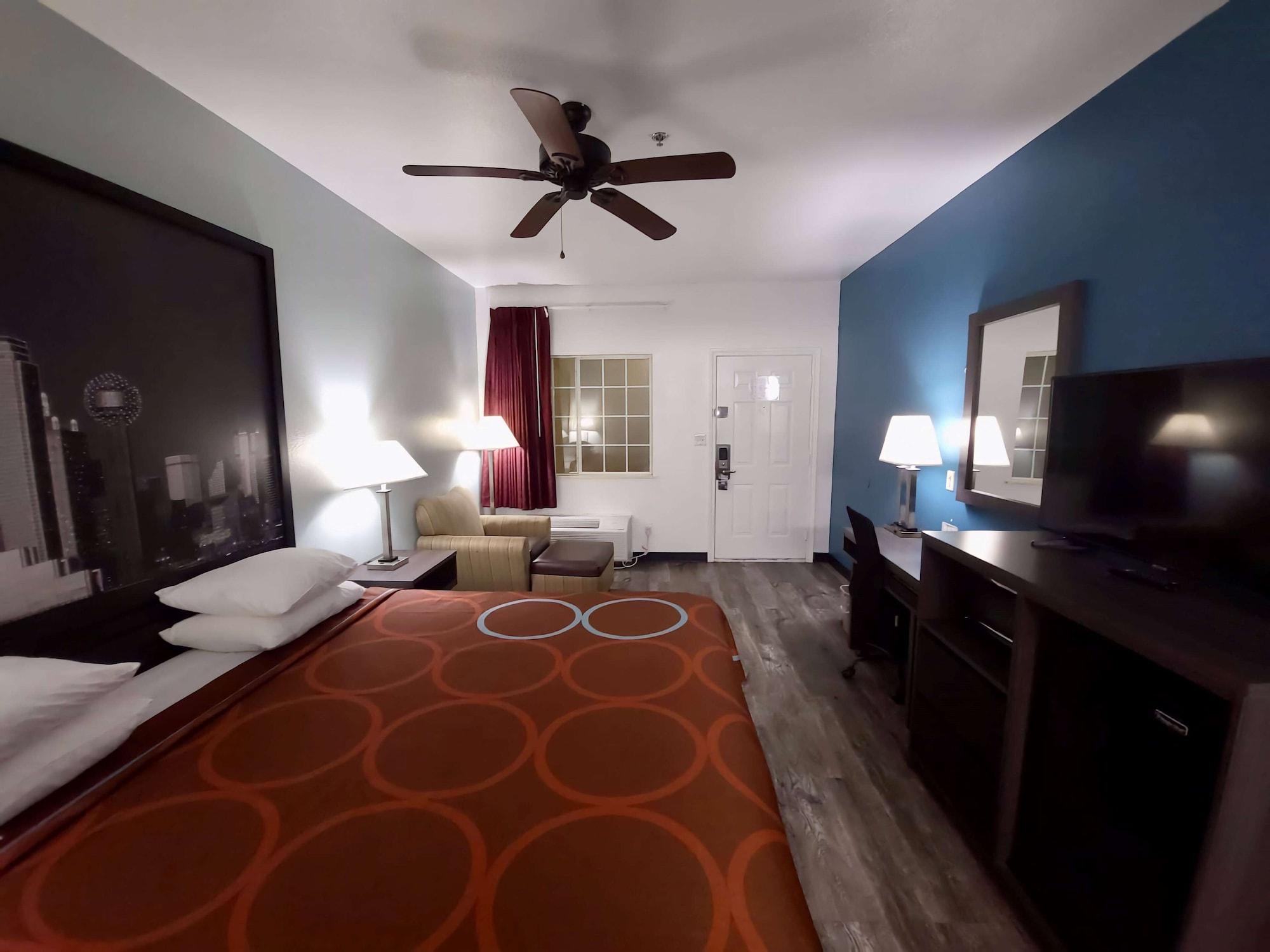 Super 8 By Wyndham Forney/East Dallas Exterior photo